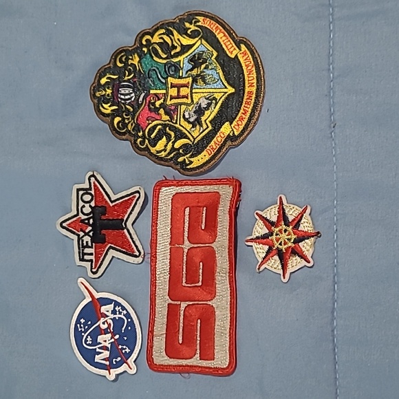 Variety of patches - Picture 6 of 7